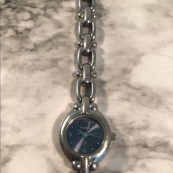 Womens Fossil F2 Watch - Picture 3 of 9